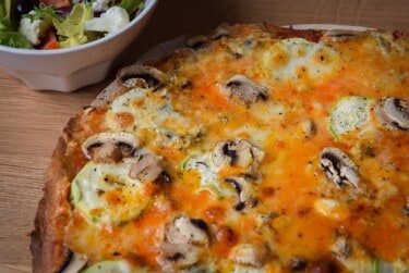 Pizza vegetal de gorgonzola