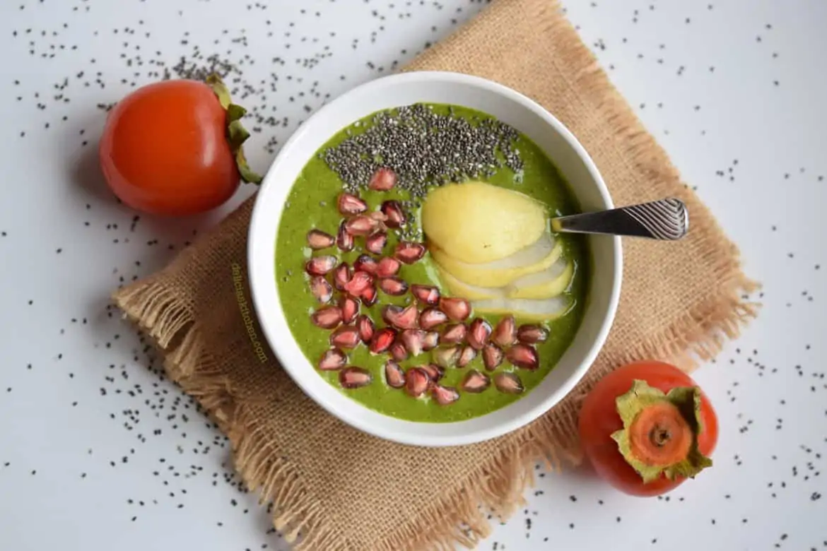 Smoothie bowl de caqui, chía y baobab