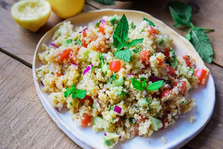 Tabule de quinoa y aguacate