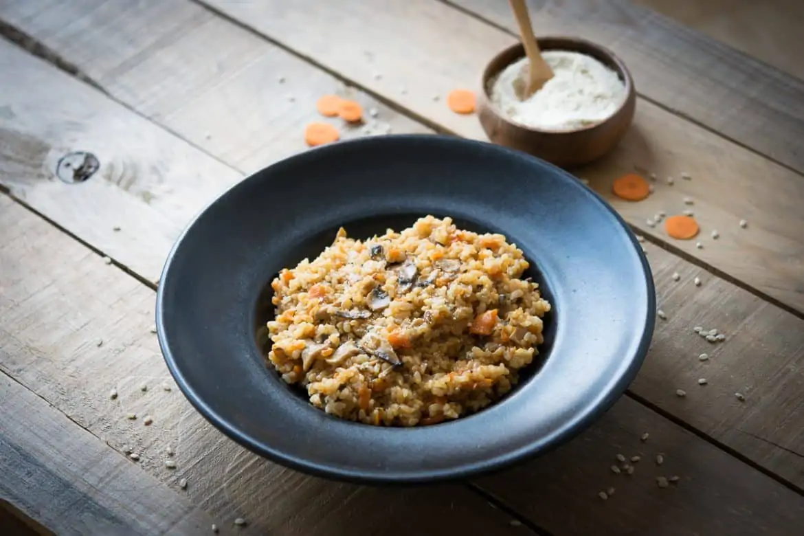 Arroz integral con verduras y champiñones