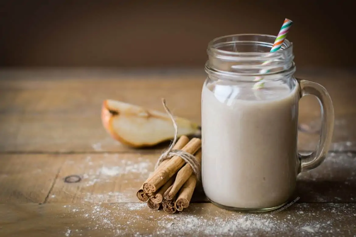 Smoothie de pera, maca y canela