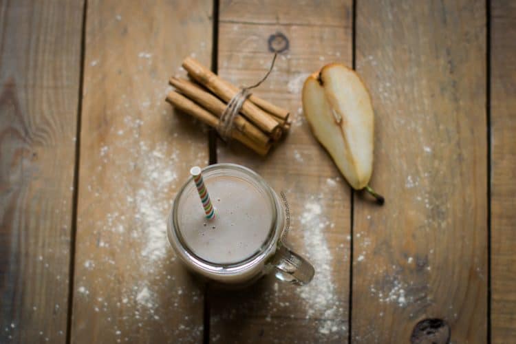 Smoothie de pera, maca y canela