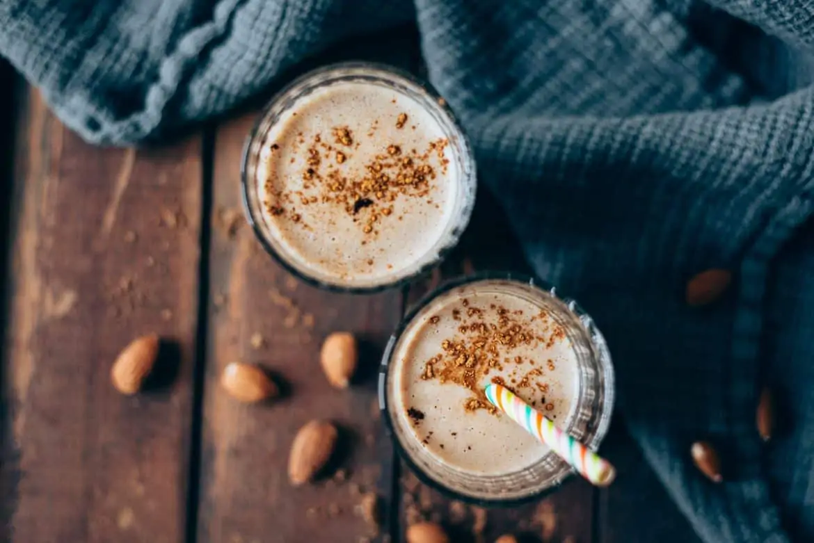 Batido de plátano, almendras y reishi