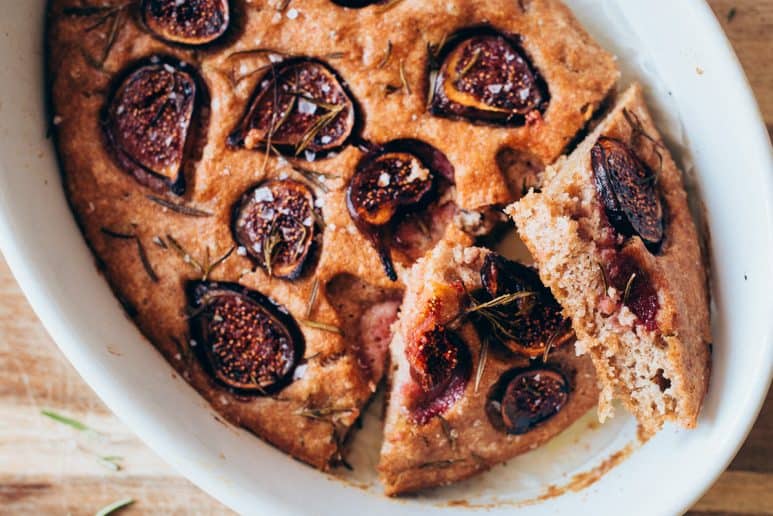 Toque especial de la focaccia casera con higos