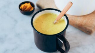 Leche dorada: propiedades, beneficios y cómo hacerla - ¡Descubre qué es la  golden milk y su receta!