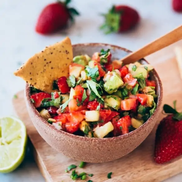 Pico de gallo con aguacate y fresas