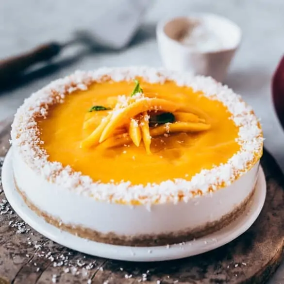 Tarta fría de coco y mango sin horno