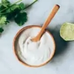 Crema agria vegana casera de anacardos