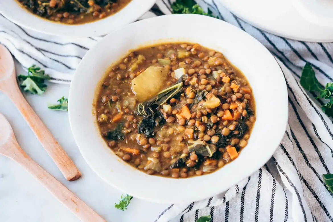 Lentejas guisadas saludables kale manzana