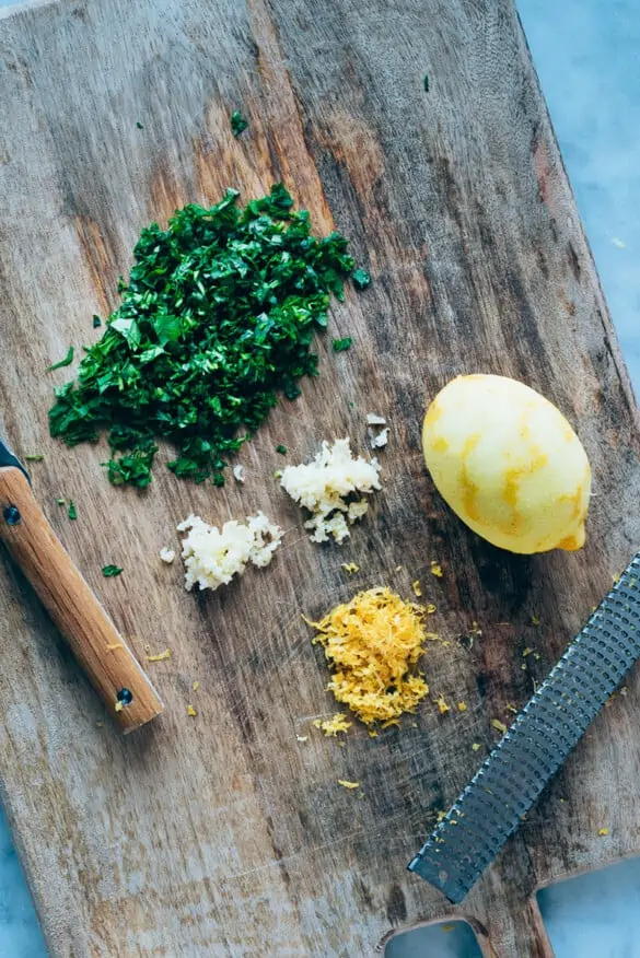 Ingredientes gremolata picados