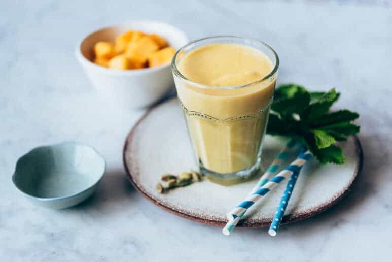 Lassi vegano de mango o mango lassi