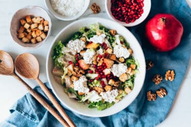 Ensalada de escarola con granada y manzana