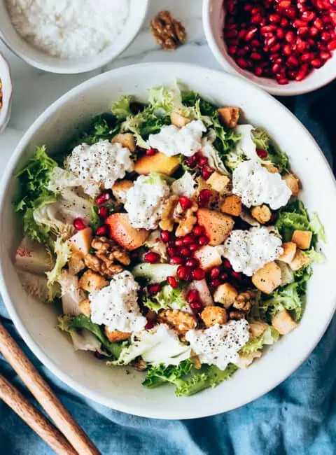 Ensalada de escarola con granada y manzana