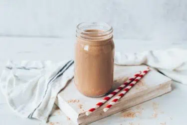 Batido protéico de chocolate vegano