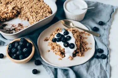 Crumble de manzana y avena receta fácil